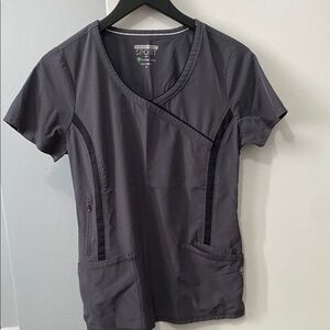 Grey scrub top. Small